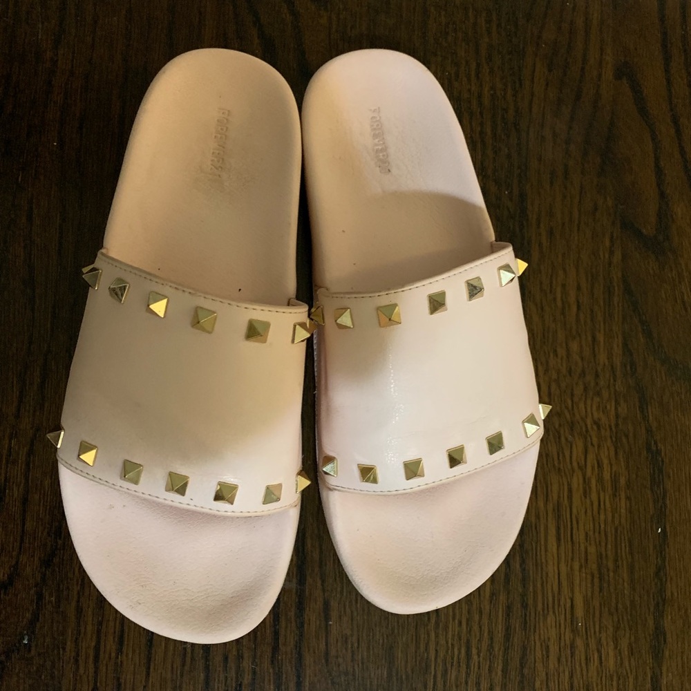 Forever 21 Valentino inspired light pink slides